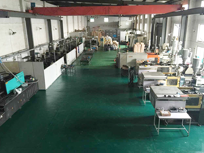 聞辭模具：生產(chǎn)車間展示